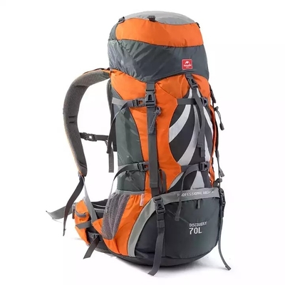 Hausse de la couverture de pluie de sac à dos à entrepôt de montagne