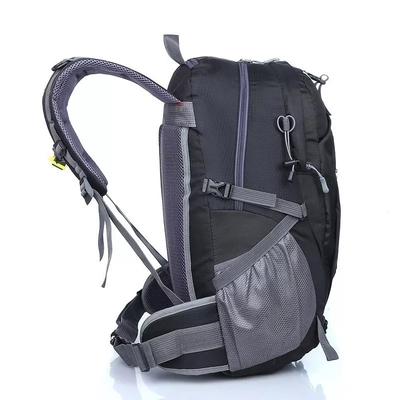 Femmes trimardantes légères trimardantes imperméables de sac à dos du sac à dos 0.8kg de la montagne 40L