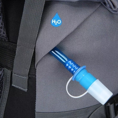 la hausse imperméable du poids léger 60L baladent les sacs à dos antipluies de 70cm