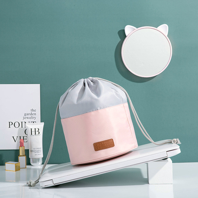 Fonction multi accrochant le voyage cosmétique de sac de cylindre cosmétique de sac portatif