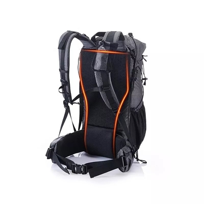 Sac à dos de hausse imperméable noir d'ODM sac à dos d'alpinisme de 65 litres extérieur