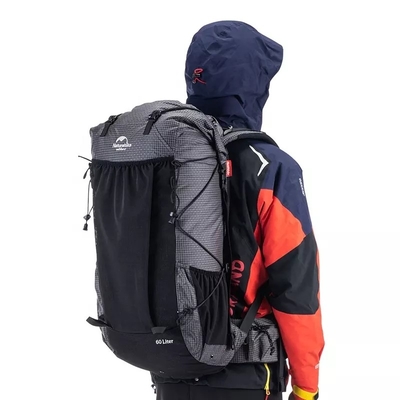 Sac à dos de hausse imperméable noir d'ODM sac à dos d'alpinisme de 65 litres extérieur