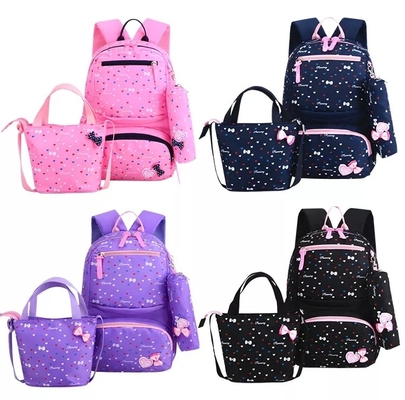 Les sacs à dos pour des filles instruisent les enfants mignons baladent la gamelle isolée par Bookbags ont placé le sac