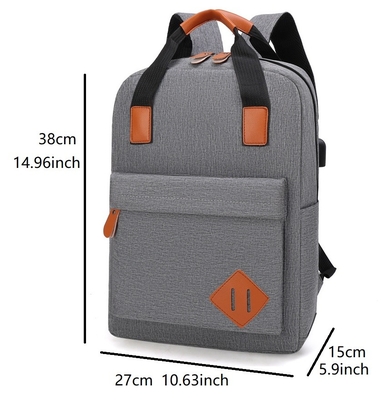 Trois imperméables dans un sac à dos en nylon d'ordinateur de sac à dos réglé avec USB